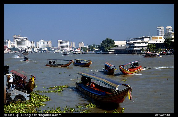 Chao Phraya river crowded with boats. Bangkok, Thailand (color)