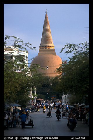 Phra Pathom Chedi  dominating the town skyline. Nakkhon Pathom, Thailand