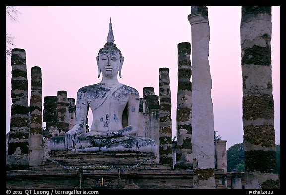 Wat Mahathat, the most important complex of Sukhothai, dusk. Sukothai, Thailand