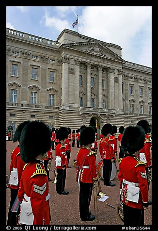 Musicians of the guard during the guard mounting in front of Buckingham Palace. London, England, United Kingdom (color)