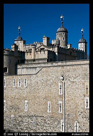 Outer rampart and White Tower, Tower of London. London, England, United Kingdom