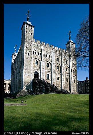 White Tower and lawn, the Tower of London. London, England, United Kingdom (color)