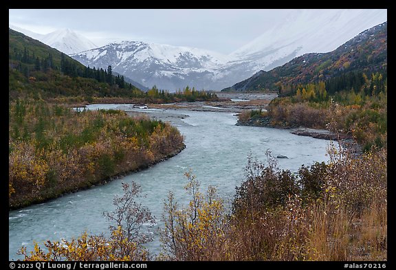 Delta River in autumn, Eastern Alaska Range. Alaska, USA