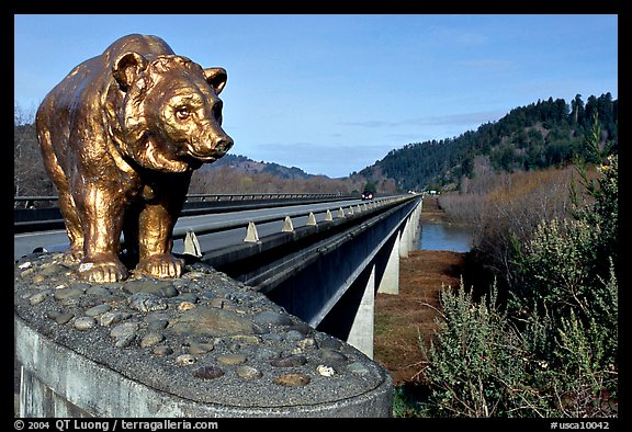 Golden bear adorning bridge over the Klamath River. California, USA