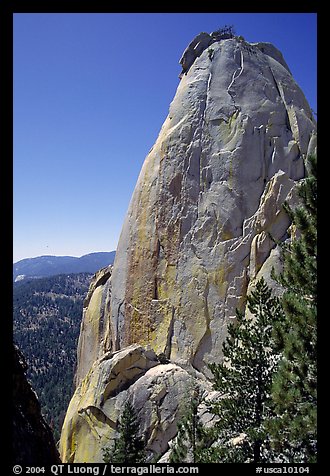Granite pinnacle, the Needles. Giant Sequoia National Monument, Sequoia National Forest, California, USA