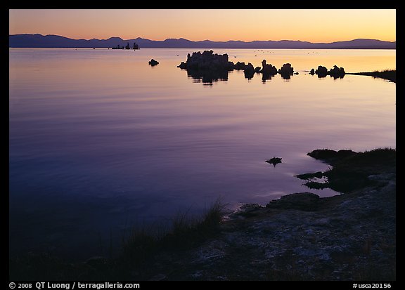 Tufa towers at sunrise. Mono Lake, California, USA