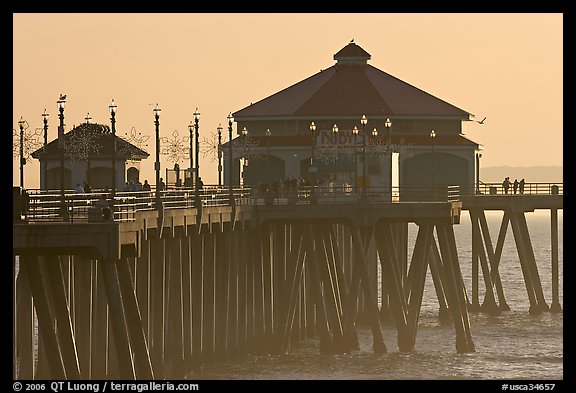 Huntington Pier, late afternoon. Huntington Beach, Orange County, California, USA (color)