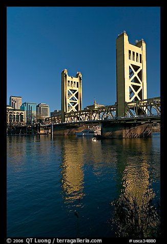 Tower bridge and Sacramento River, late afternoon. Sacramento, California, USA (color)