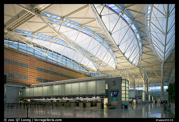 Main hall, San Francisco International Airport. California, USA