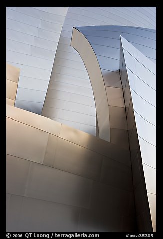 Shiny steel surfaces of the new Walt Disney Concert Hall. Los Angeles, California, USA (color)