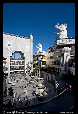 Hollywood and Highland shopping and entertainment complex. Hollywood, Los Angeles, California, USA