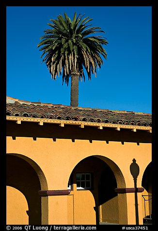 Palm tree and arches, historical train depot. Burlingame,  California, USA