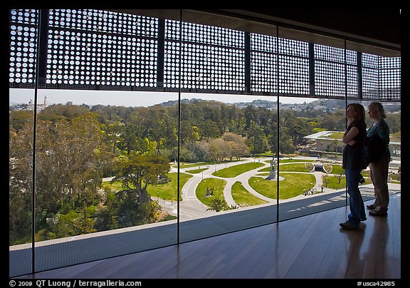 Observation room on top of Hamon Tower, De Young museum, Golden Gate Park. San Francisco, California, USA