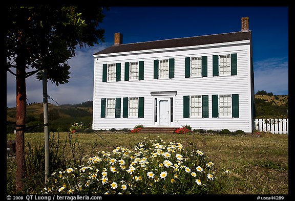 The White House of Half Moon Bay, James Johnston Homestead. Half Moon Bay, California, USA (color)