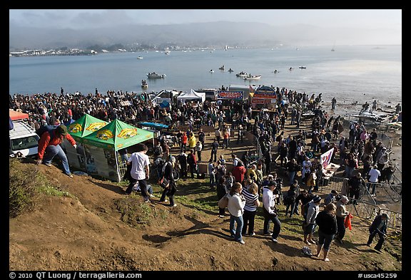 Crowds gather for mavericks competition. Half Moon Bay, California, USA (color)