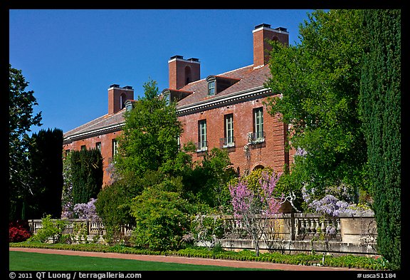 Garden and house, Filoli estate. Woodside,  California, USA
