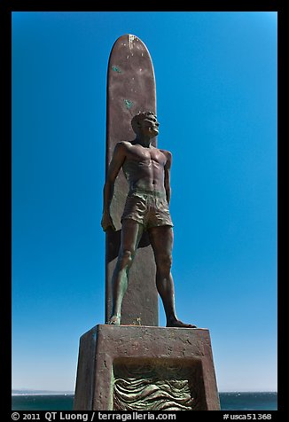 Statue of a surfer. Santa Cruz, California, USA