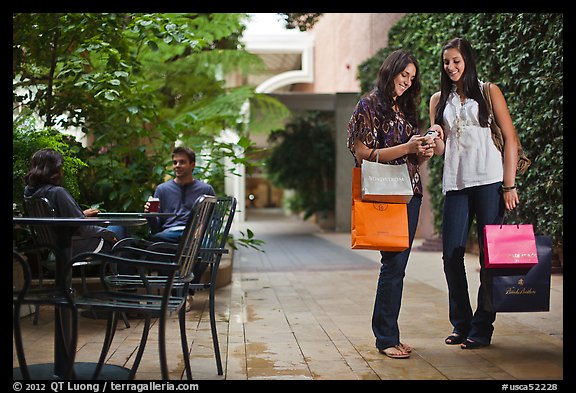 Shoppers, Stanford Shopping Center. Stanford University, California, USA (color)
