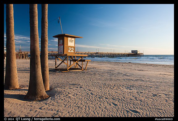 Lifeguard tower, empty beach, and Newport Pier. Newport Beach, Orange County, California, USA