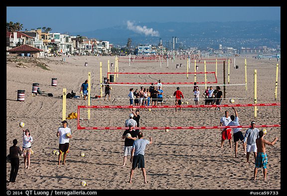 Beach Volleyball class, Manhattan Beach. Los Angeles, California, USA (color)