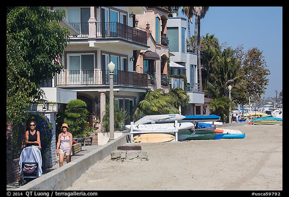 Women strolling on promenade. Long Beach, Los Angeles, California, USA (color)