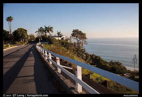 Residential street overlooking Pacific Ocean, Malibu. Los Angeles, California, USA (color)