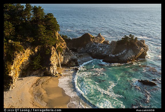 McWay Cove and waterfall, Julia Pfeiffer Burns State Park. Big Sur, California, USA (color)