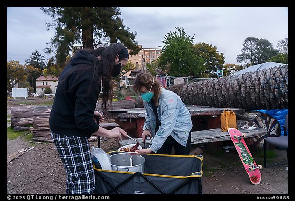 Volunteers serving meals at Peoples Park. Berkeley, California, USA
