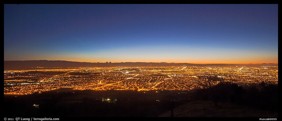 Lights of San Jose and Silicon Valley at sunset. San Jose, California, USA