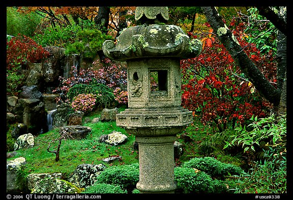 Urn, Japanese Garden, Golden Gate Park. San Francisco, California, USA (color)
