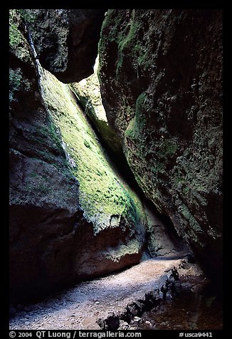 Rocks and path in Bear Gulch Caves. Pinnacles National Park, California, USA.
