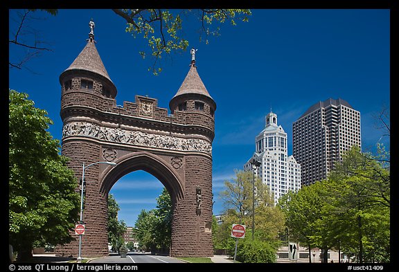 Memorial Arch and skyline. Hartford, Connecticut, USA (color)