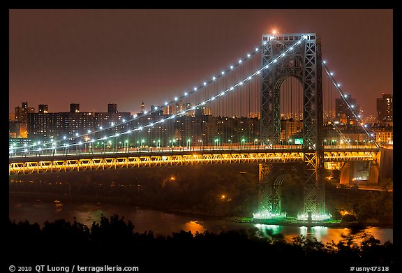 Washington Bridge at night. NYC, New York, USA