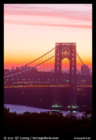 Washington Bridge at dawn from New Jersey. NYC, New York, USA