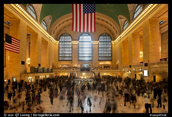 Dense crowds in  main concourse of Grand Central terminal. NYC, New York, USA