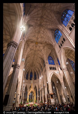 Easter Sunday mass in St Patricks Cathedral. NYC, New York, USA (color)