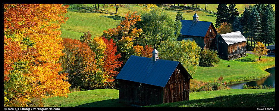 Pastoral barn scenery in autumn. Vermont, New England, USA (color)