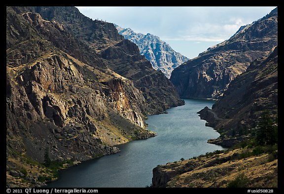 Snake River Gorge. Hells Canyon National Recreation Area, Idaho and Oregon, USA (color)