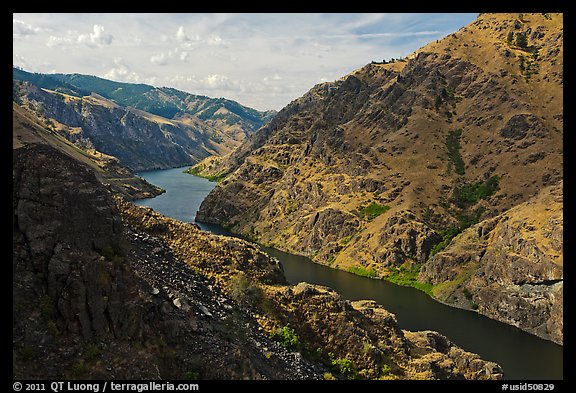 Snake River winding through Hells Canyon. Hells Canyon National Recreation Area, Idaho and Oregon, USA (color)