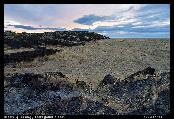 Laidlaw Kipuka from Lava Point at sunrise. Craters of the Moon National Monument and Preserve, Idaho, USA