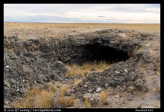 Plain with Bear Trap Cave entrance. Craters of the Moon National Monument and Preserve, Idaho, USA