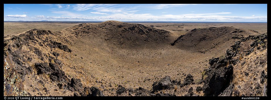Bear Den Butte. Craters of the Moon National Monument and Preserve, Idaho, USA (color)