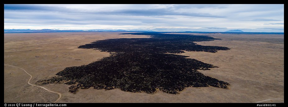 Aerial view of Grassy Lava Flow and Laidlaw kapuka. Craters of the Moon National Monument and Preserve, Idaho, USA