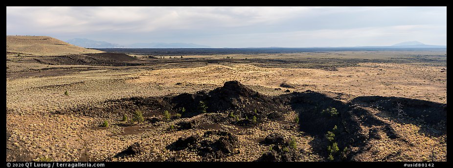 Snake River Plain with lava flows. Craters of the Moon National Monument and Preserve, Idaho, USA