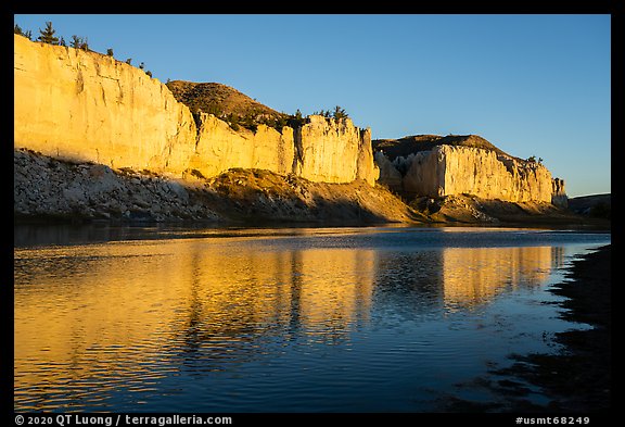 White cliffs at sunrise. Upper Missouri River Breaks National Monument, Montana, USA (color)