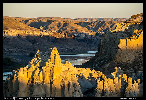 Pinnacles from Hole-in-the-Wall at sunset. Upper Missouri River Breaks National Monument, Montana, USA (color)