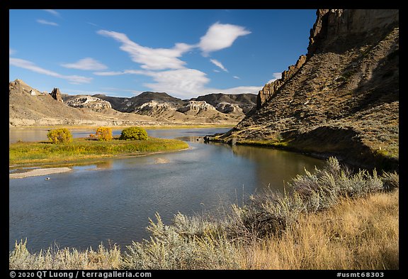 River bend and island near Valley of the Walls. Upper Missouri River Breaks National Monument, Montana, USA
