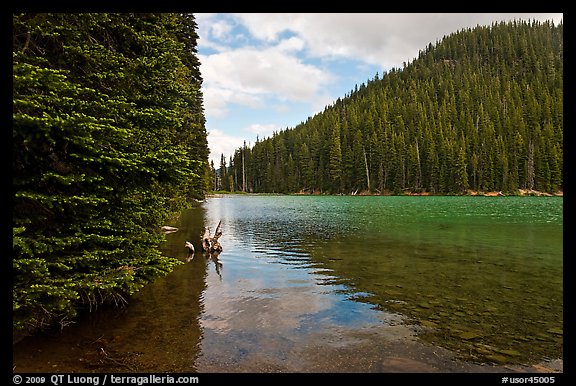 Devils Lake, Deschutes National Forest. Oregon, USA (color)