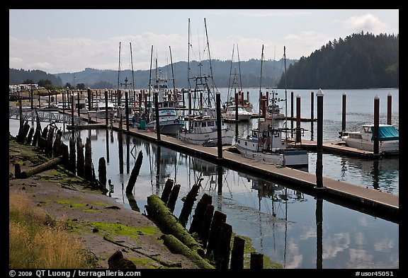 Boats along Siuslaw River, Florence. Oregon, USA