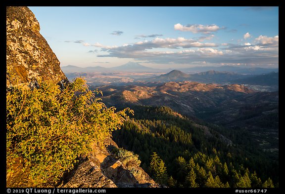 Mt Shasta from Pilot Rock ridge. Cascade Siskiyou National Monument, Oregon, USA (color)